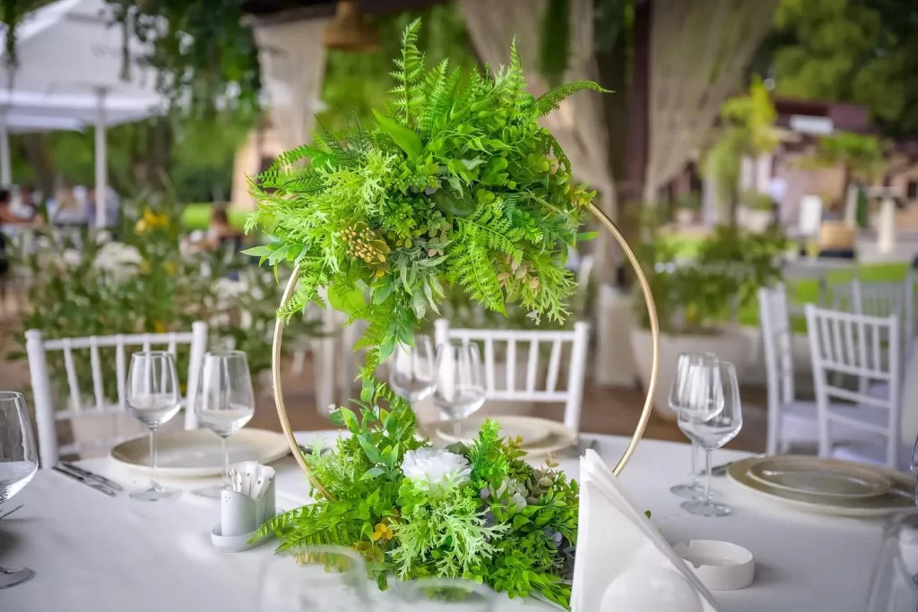 decor by the garden cernica