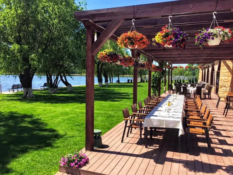 petrecere pe lacul cernica