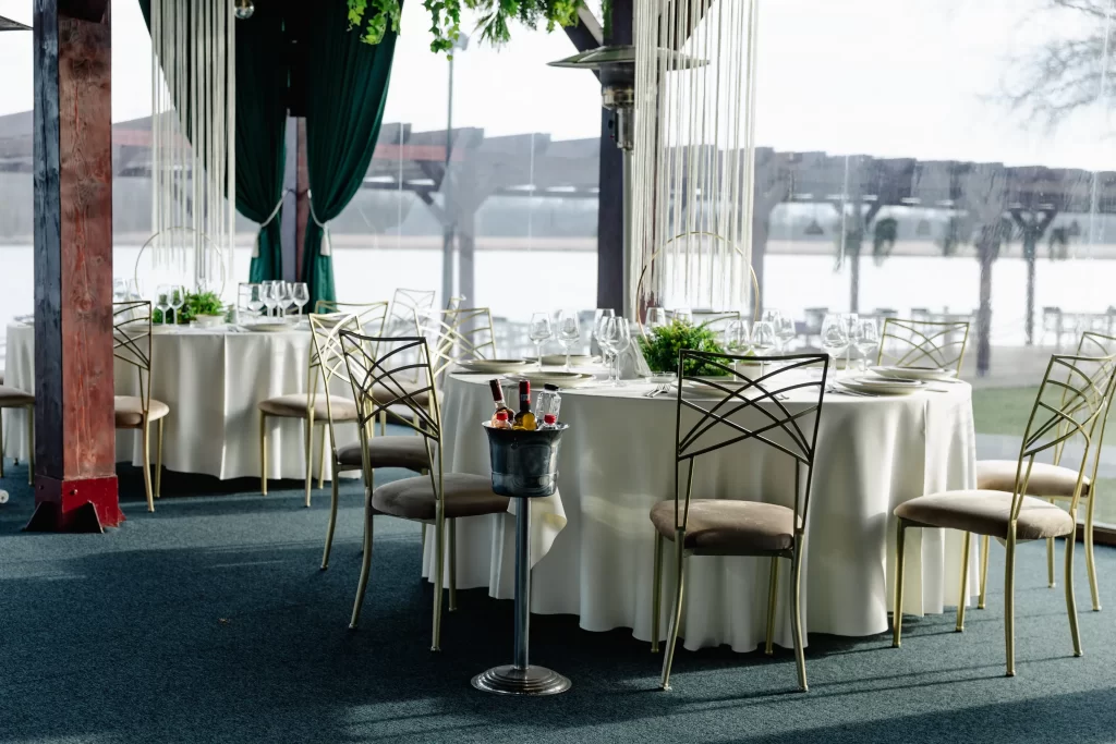 salon by the garden cernica